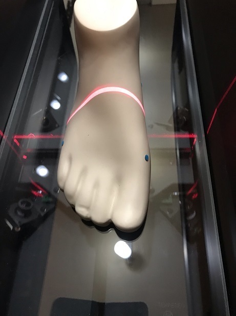町田市のからだ康房に最新3D足型計測機導入しました!